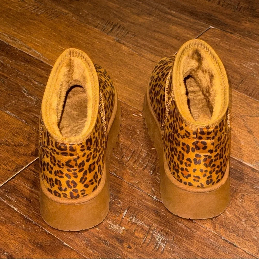 SIZE 10 🌟 WILD DIVAS LEOPARD PRINT BOOTIES 🌟